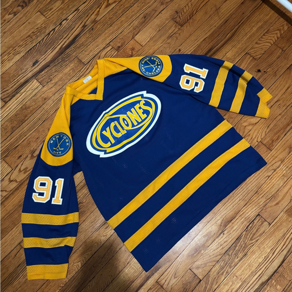 Cyclones NYC Chelsea Piers sky rink jersey number 91 - size Large. Unisex jersey